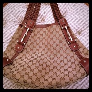 Gucci Pelham hobo